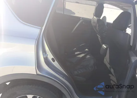 2017 Toyota Rav4 Xle z USA, uszkodzony, nr VIN 2T3RFREV4HW593383